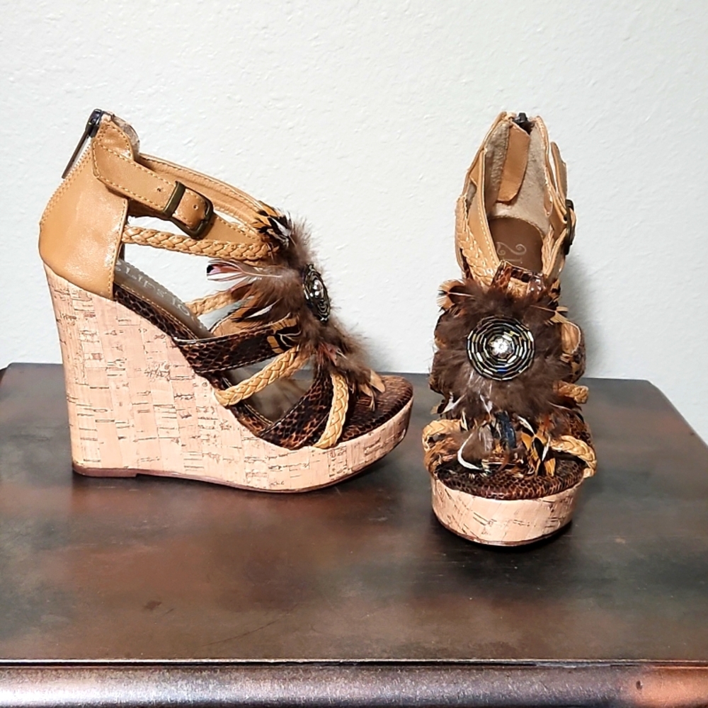 2 lips too. High heel clogs